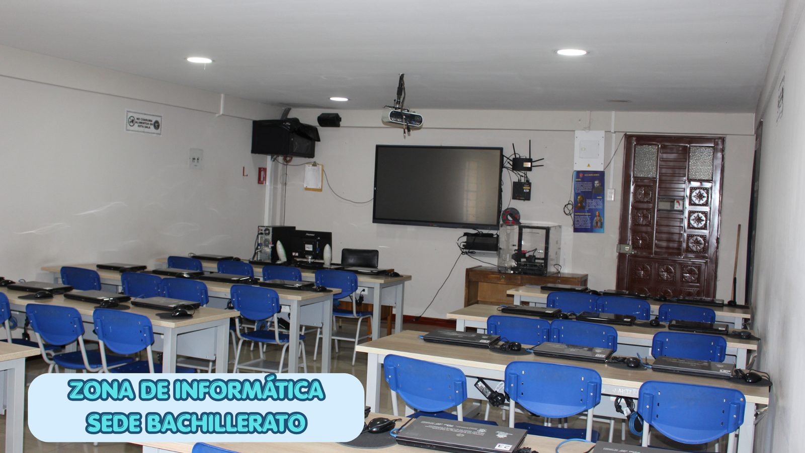 Zona de informática de la sede bachillerato